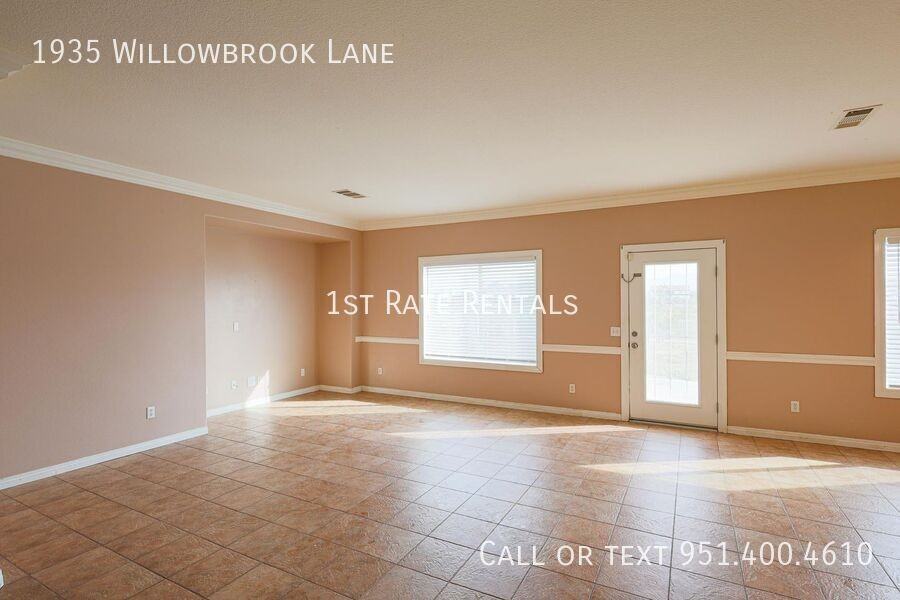 1935 Willowbrook Lane - Photo 2 of 20