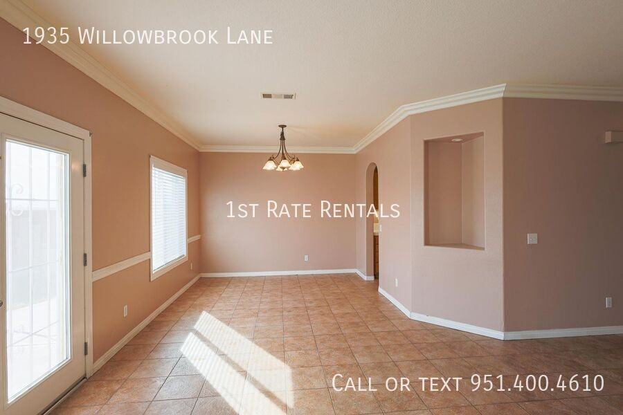 1935 Willowbrook Lane - Photo 4 of 20