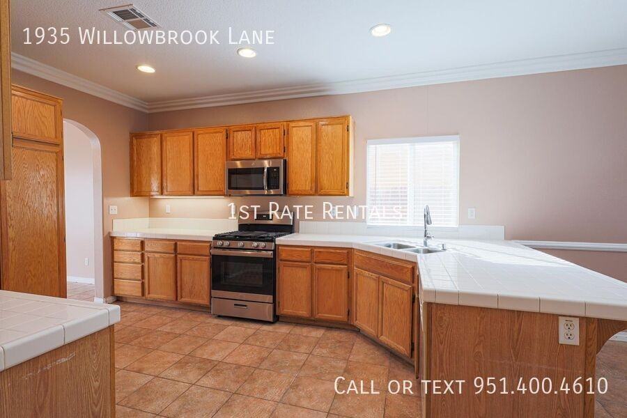 1935 Willowbrook Lane - Photo 5 of 20