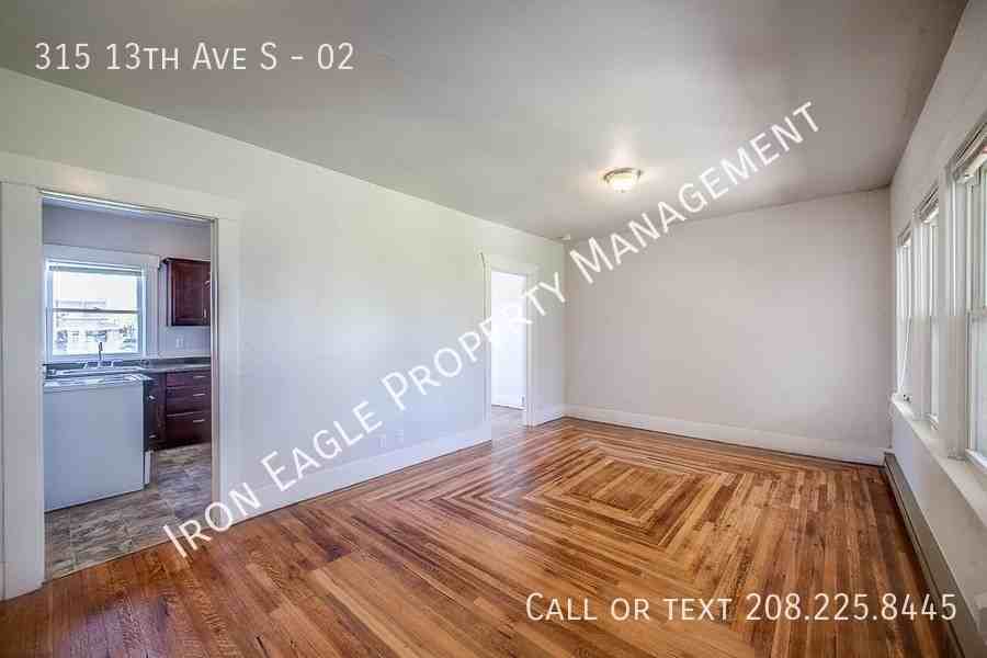 315 13th Ave S #02 - Photo 3 of 12