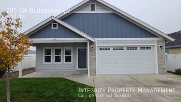 featured image of 205 Sw Blueberry Ln