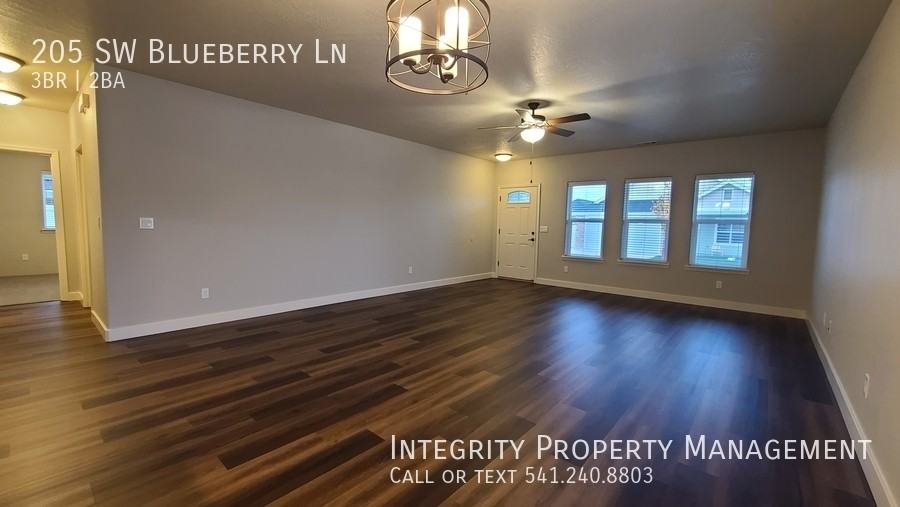 205 Sw Blueberry Ln - Photo 4 of 20