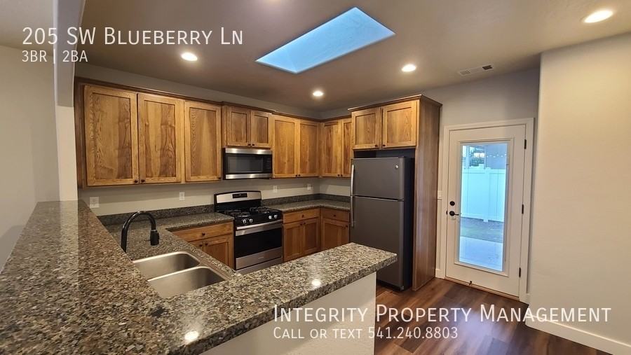 205 Sw Blueberry Ln - Photo 6 of 20