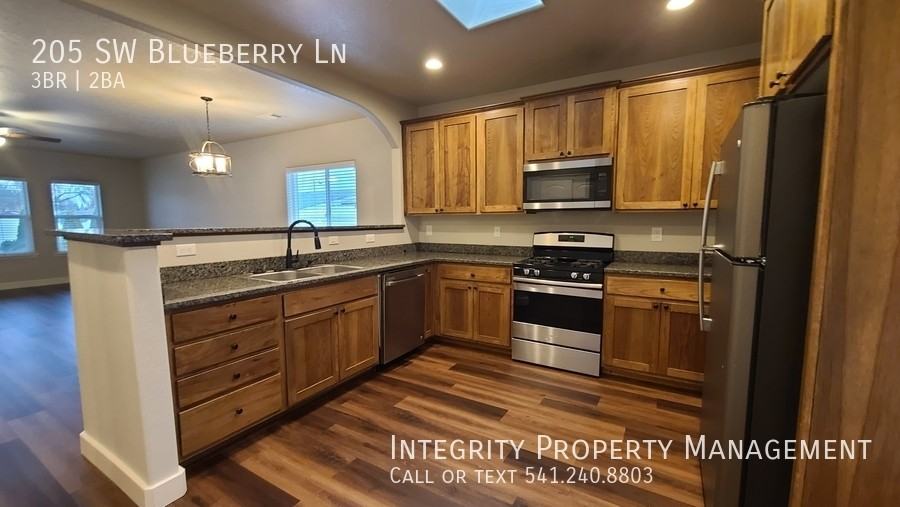 205 Sw Blueberry Ln - Photo 7 of 20