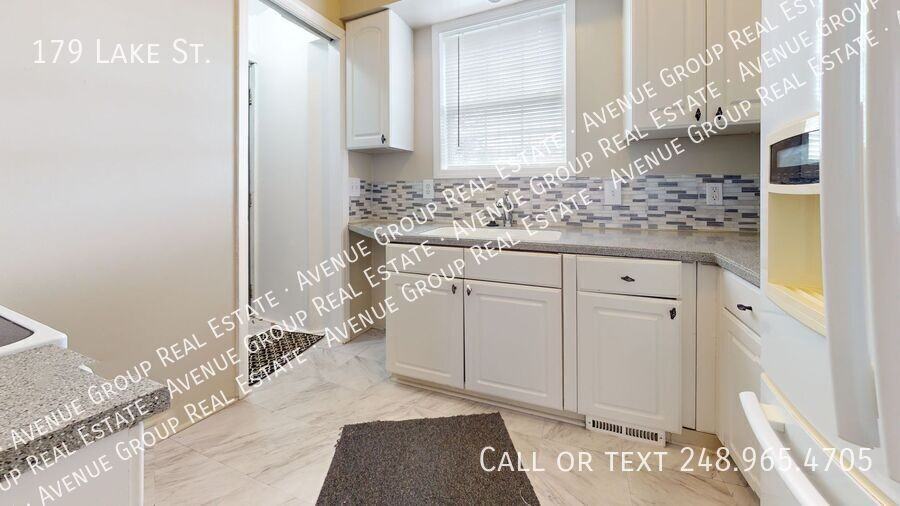 179 Lake St - Photo 4 of 11