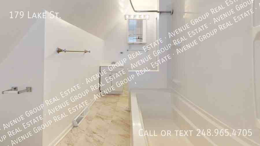 179 Lake St - Photo 5 of 11