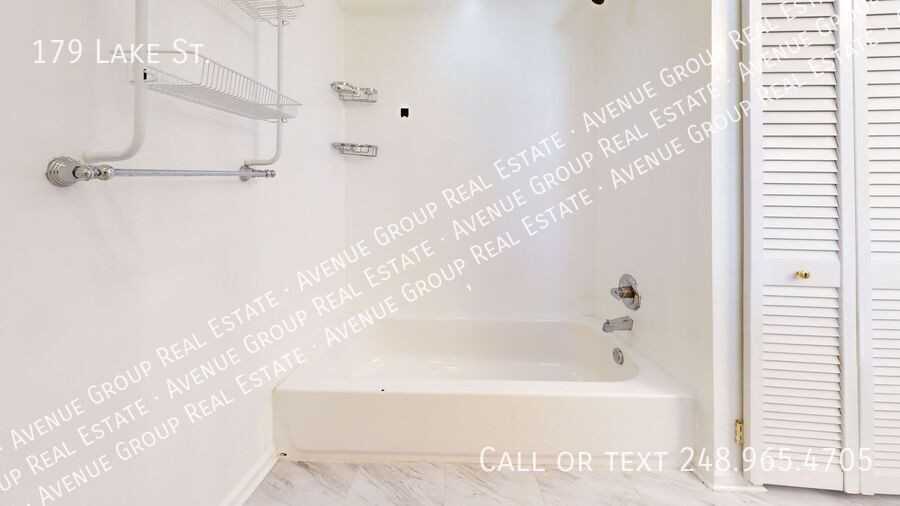 179 Lake St - Photo 6 of 11