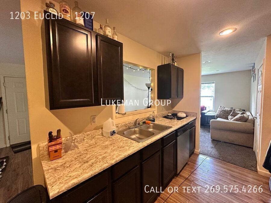 1203 Euclid Ave #1207