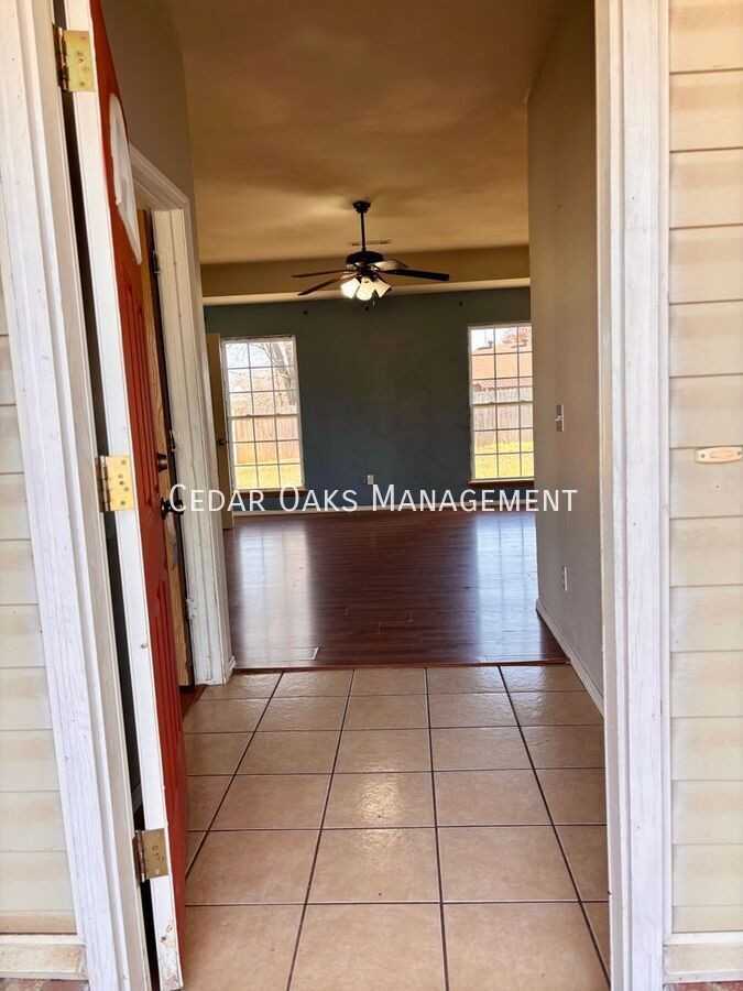 2520 Mary Phelps Drive - Photo 2 of 12