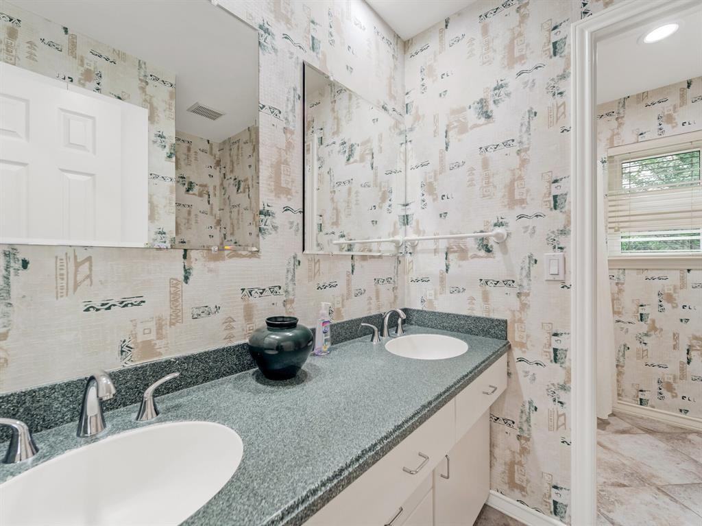 7315 Debbe Dr #7315 - Photo 2 of 37