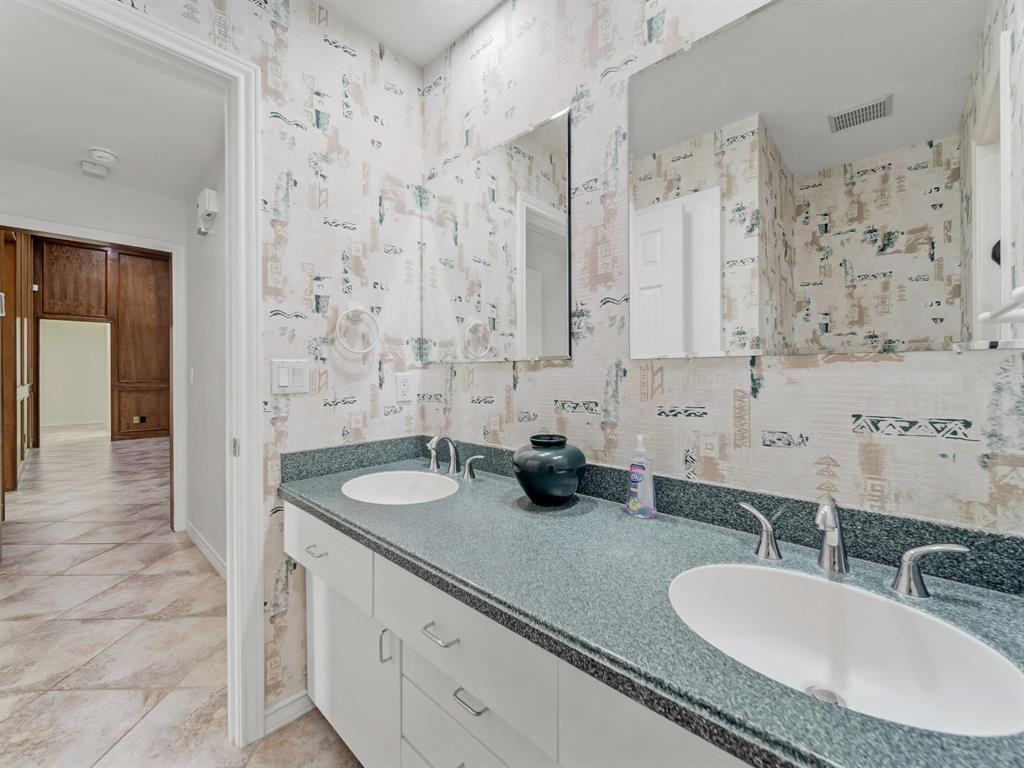 7315 Debbe Dr #7315 - Photo 3 of 37