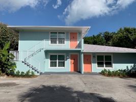 featured image of 925 Coquina Ln