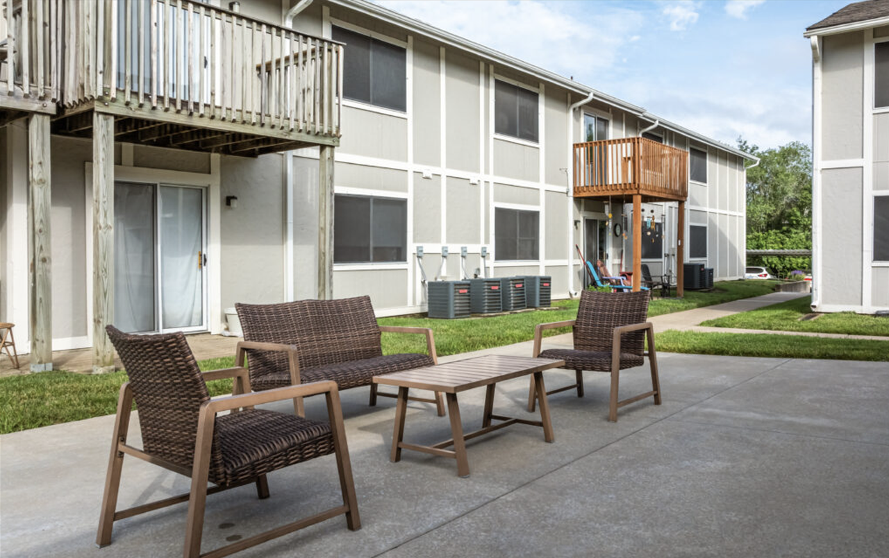 Whitehall Apartments - Photo 5 of 9