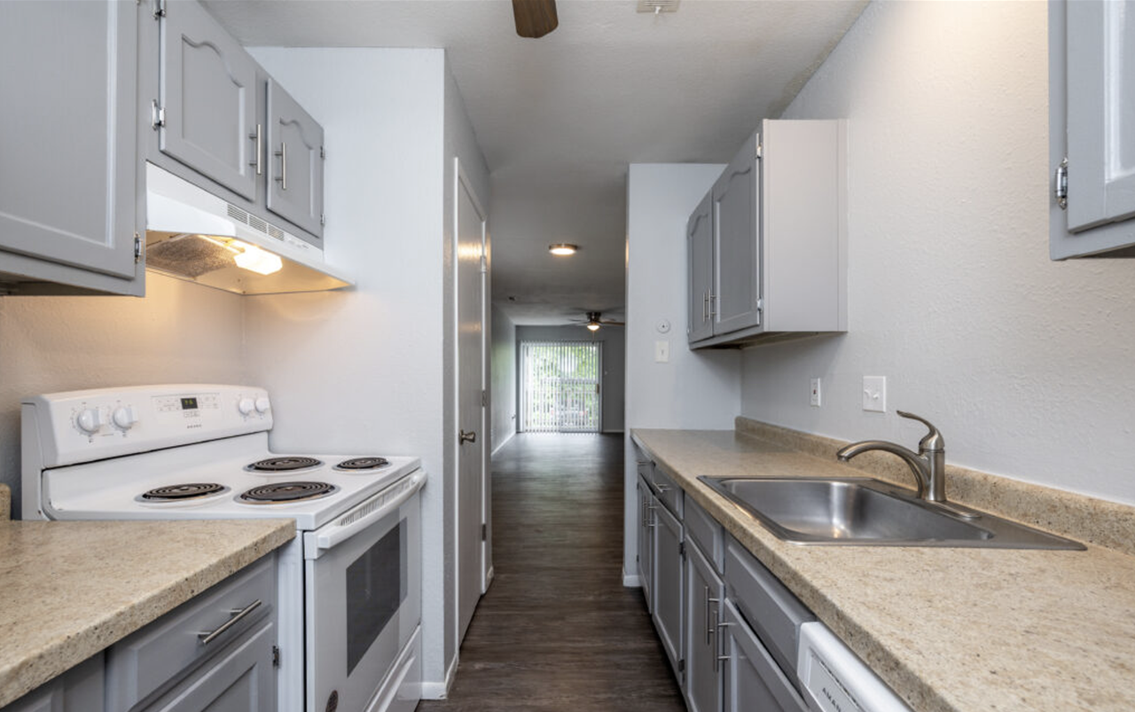 Whitehall Apartments - Photo 6 of 9