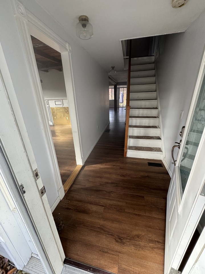 35 N Main St #B - Photo 3 of 14