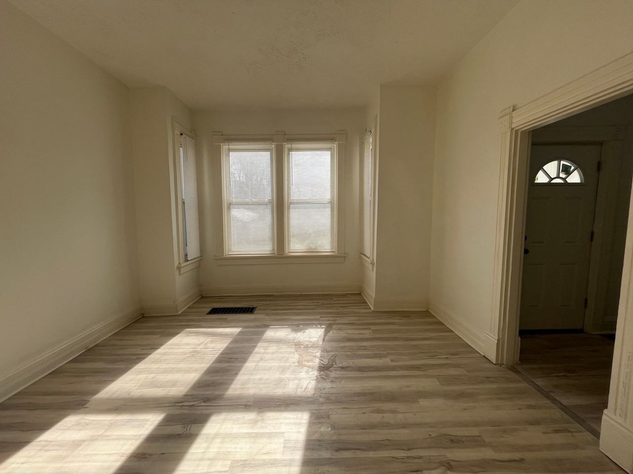 3864 Evers St - Photo 4 of 24