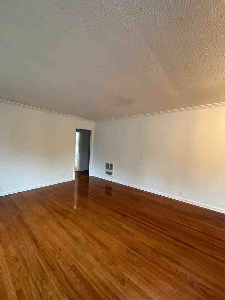 1005 2nd St - Photo 3 of 24