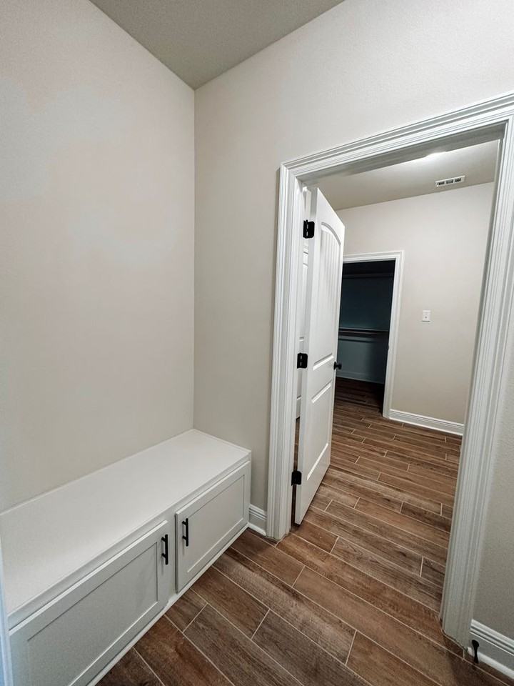 37 Alleyoak Ln - Photo 2 of 26