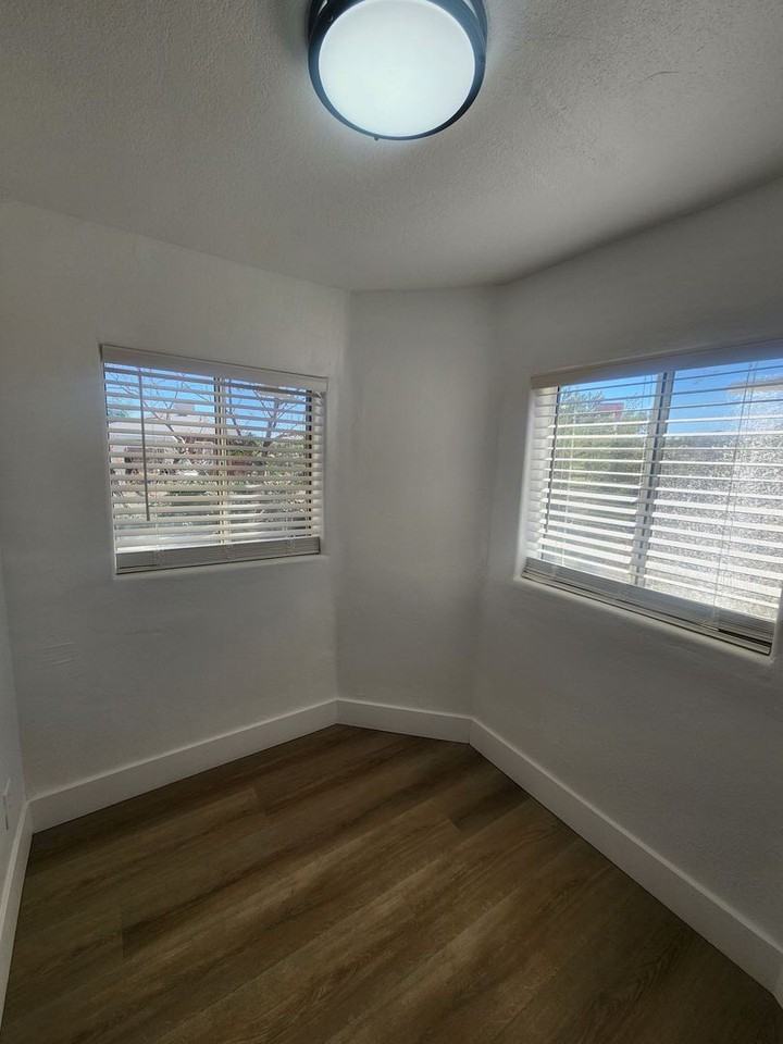 Split Rock- 6688 - Photo 3 of 20