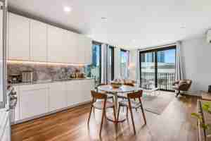 featured image of 987 Queen St #502
