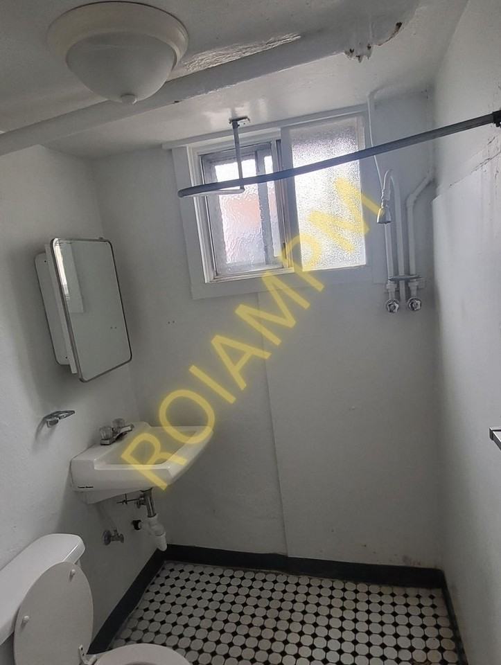 247 Idaho Street East - Photo 6 of 10