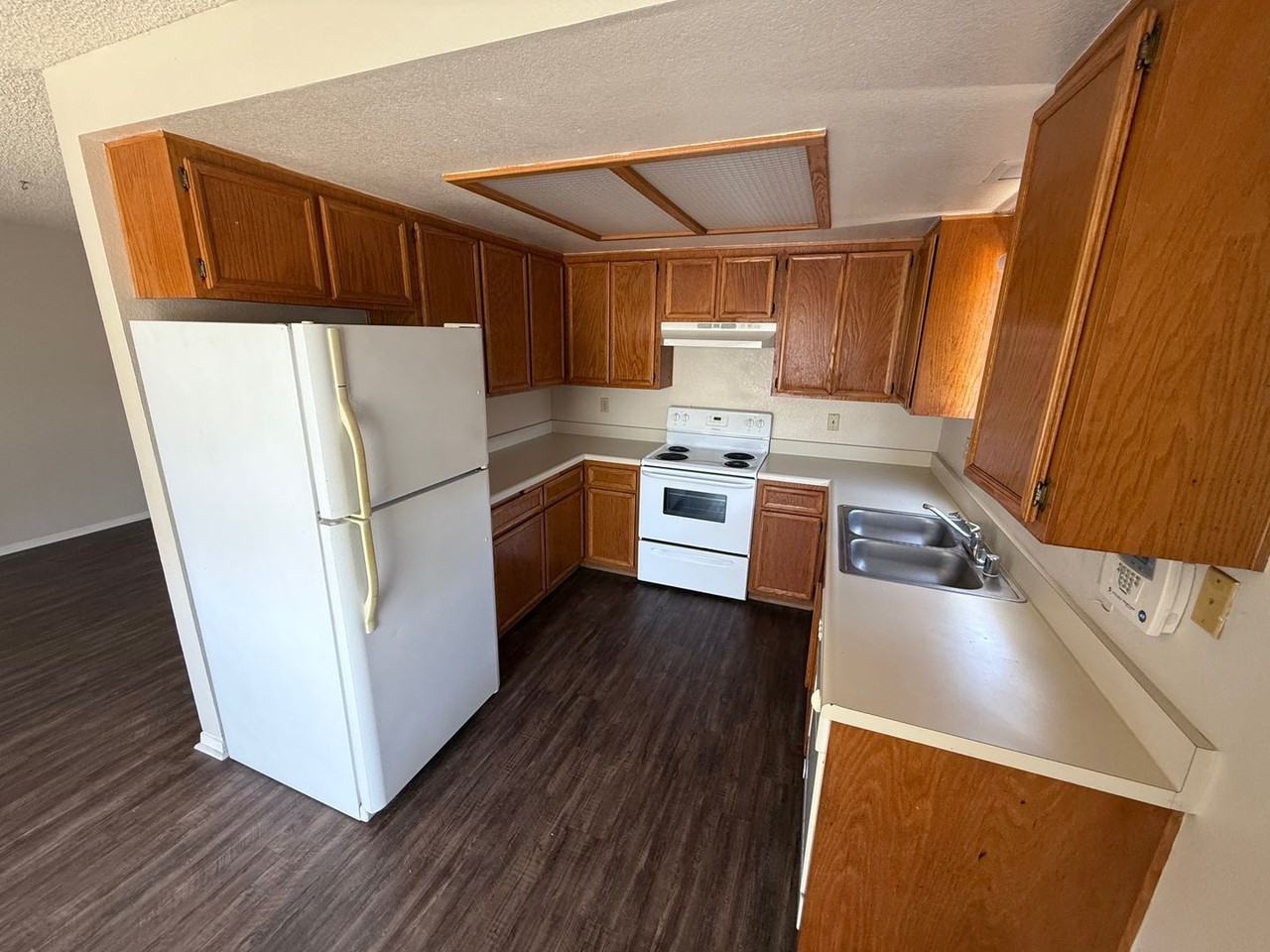 273 Alvarado St - Photo 7 of 15