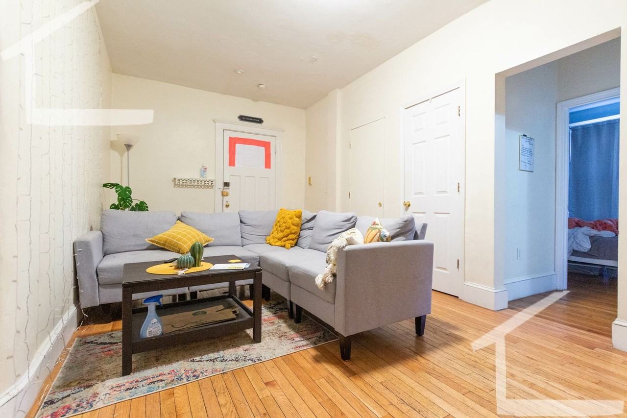 331 Saint Paul St - Photo 5 of 9
