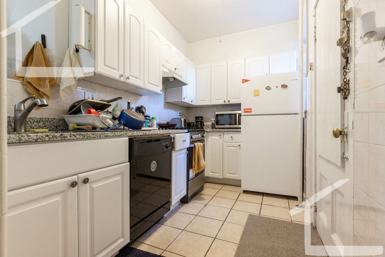 331 Saint Paul St - Photo 6 of 9