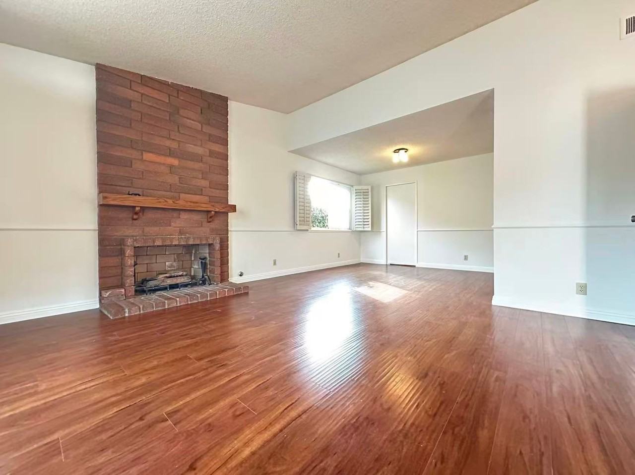 877 Golden Prados Dr - Photo 3 of 16