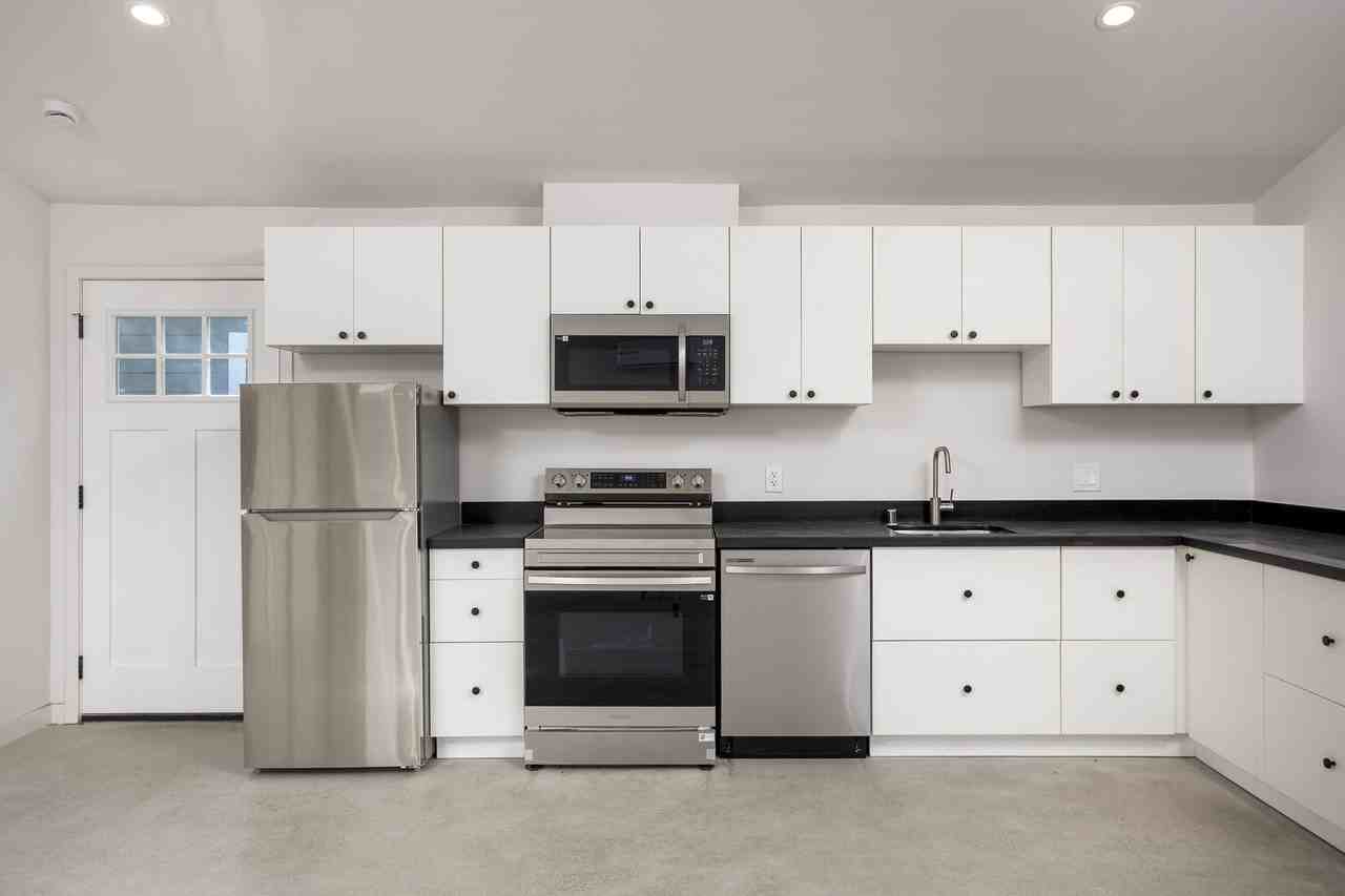 126 1/2 Franklin Ct - Photo 4 of 31