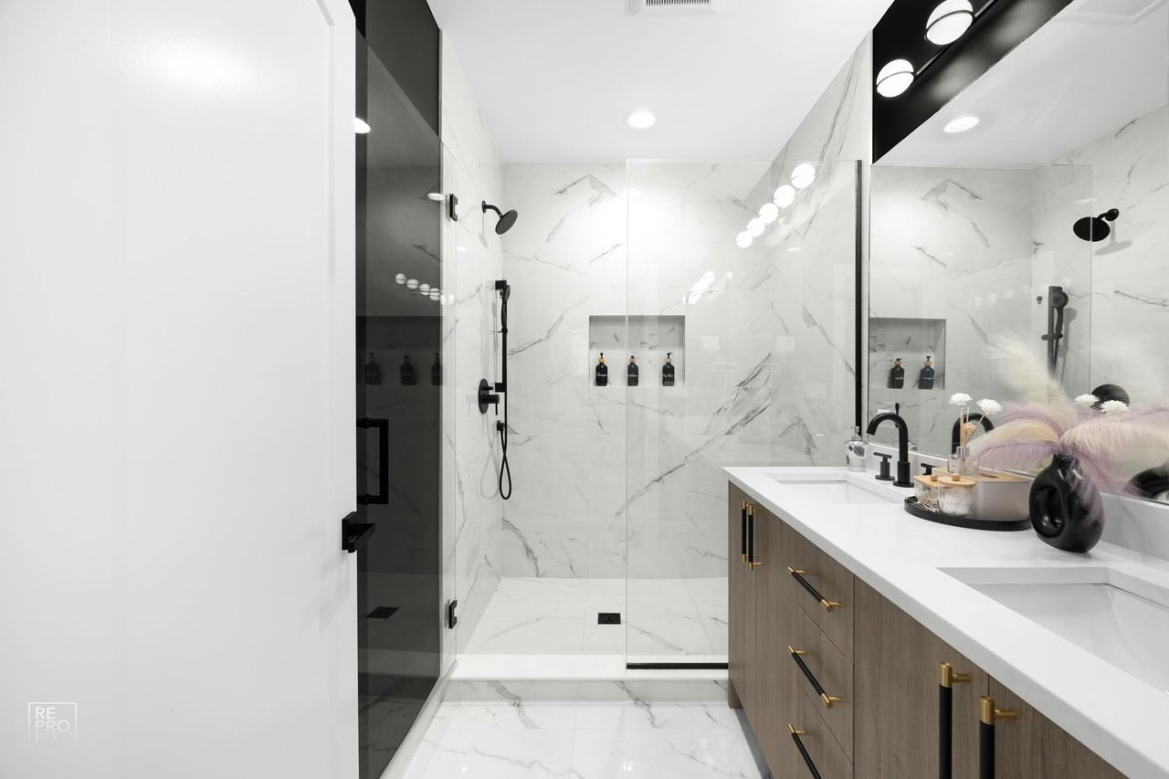 6152 S Champlain Ave #2 - Photo 4 of 18