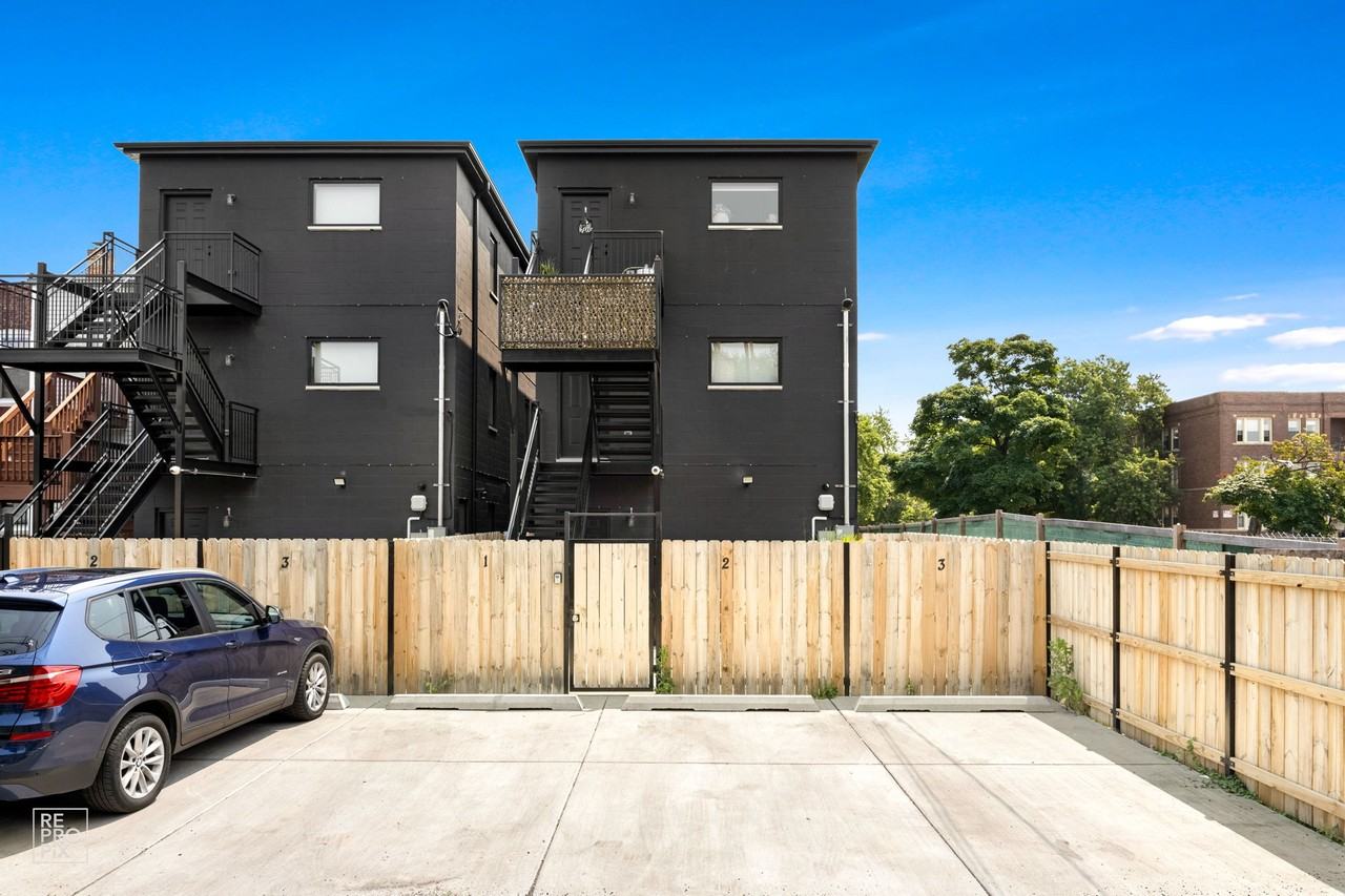 6152 S Champlain Ave #2 - Photo 6 of 18