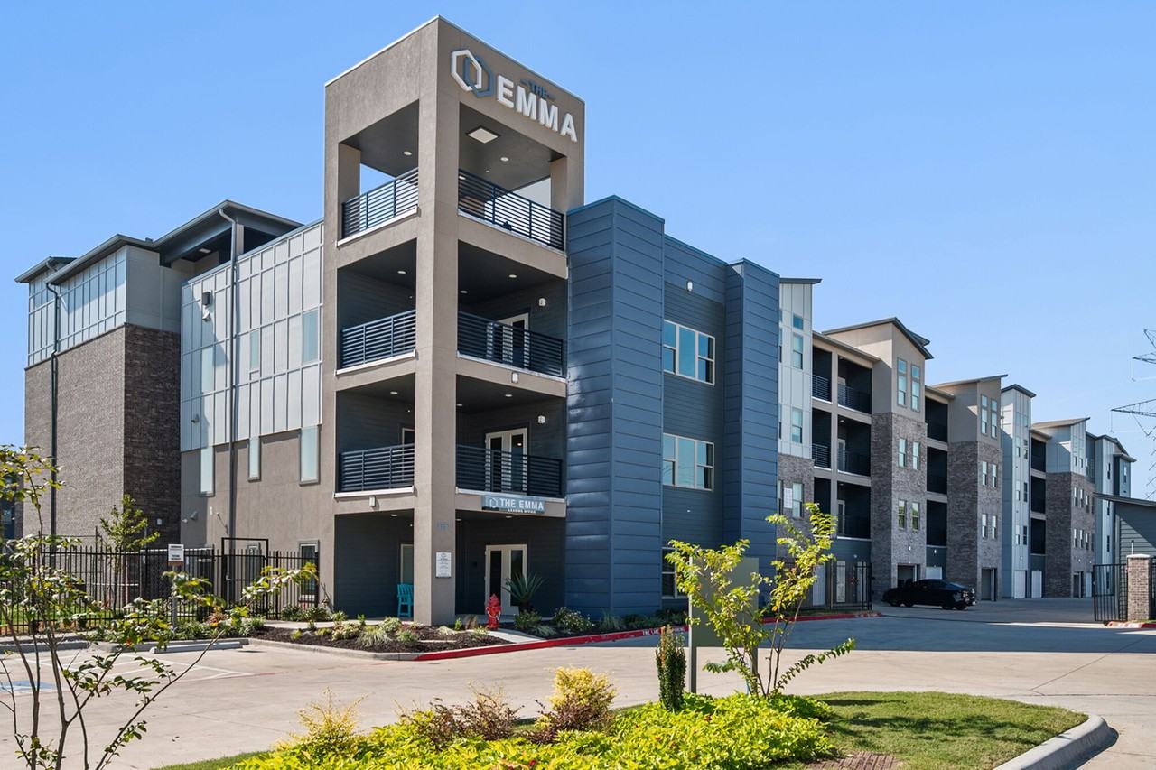 The Emma - Photo 5 of 50