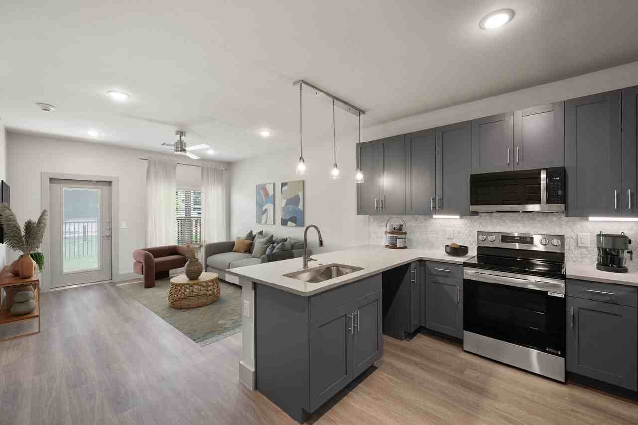 The Emma - Photo 6 of 50