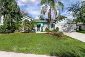 featured image of 1902 River Crossing Dr