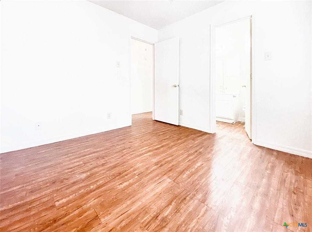 109 Hughson Court - Photo 7 of 9