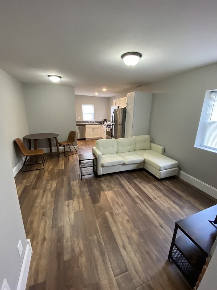 201 West Avenue-Ironhorse Flats - Photo 3 of 13