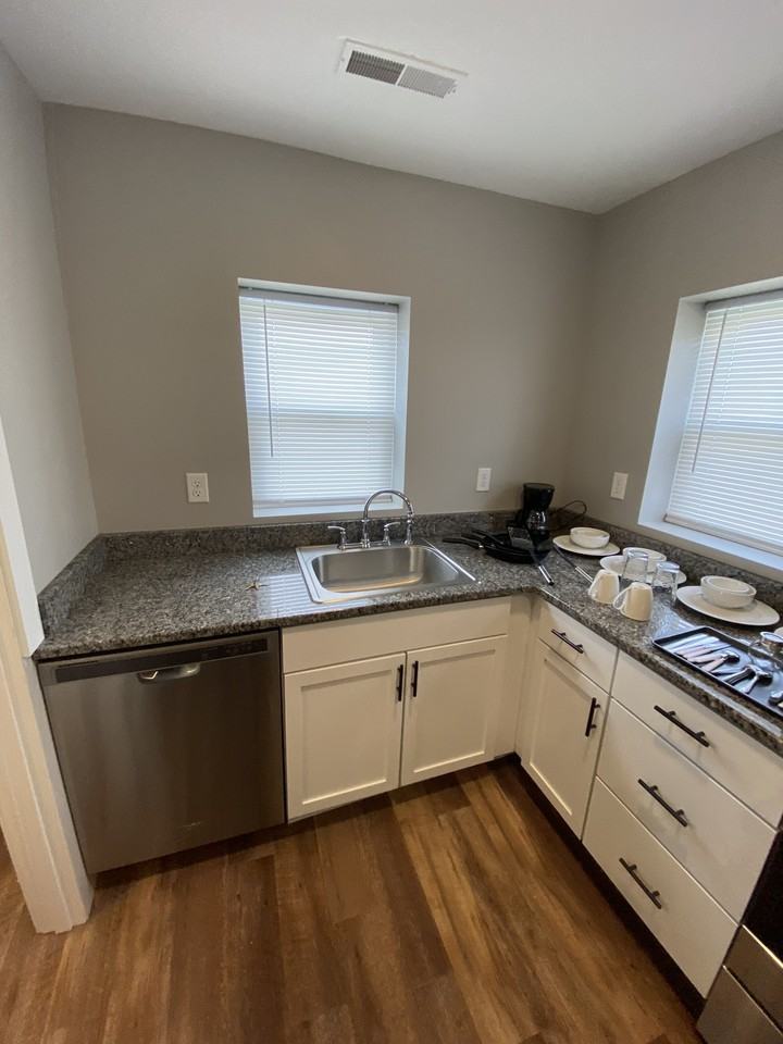 201 West Avenue-Ironhorse Flats - Photo 7 of 13