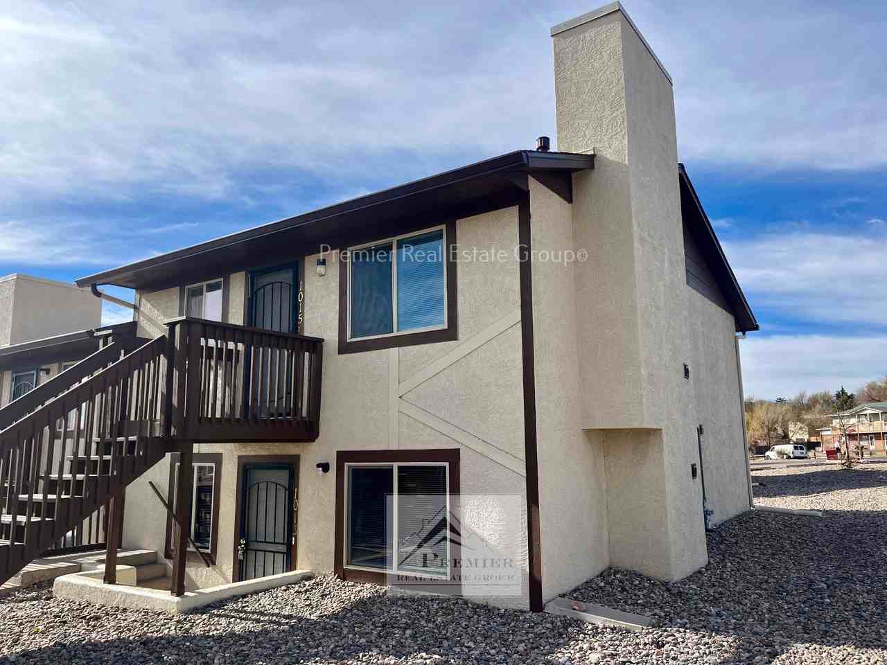 1015 Western Drive - Photo 2 of 7