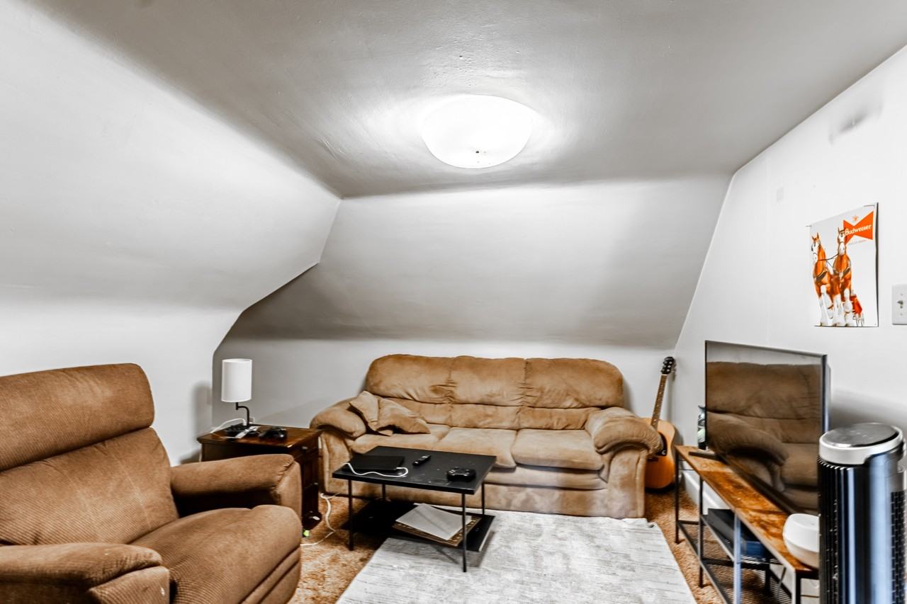 68 High Street - Photo 2 of 9