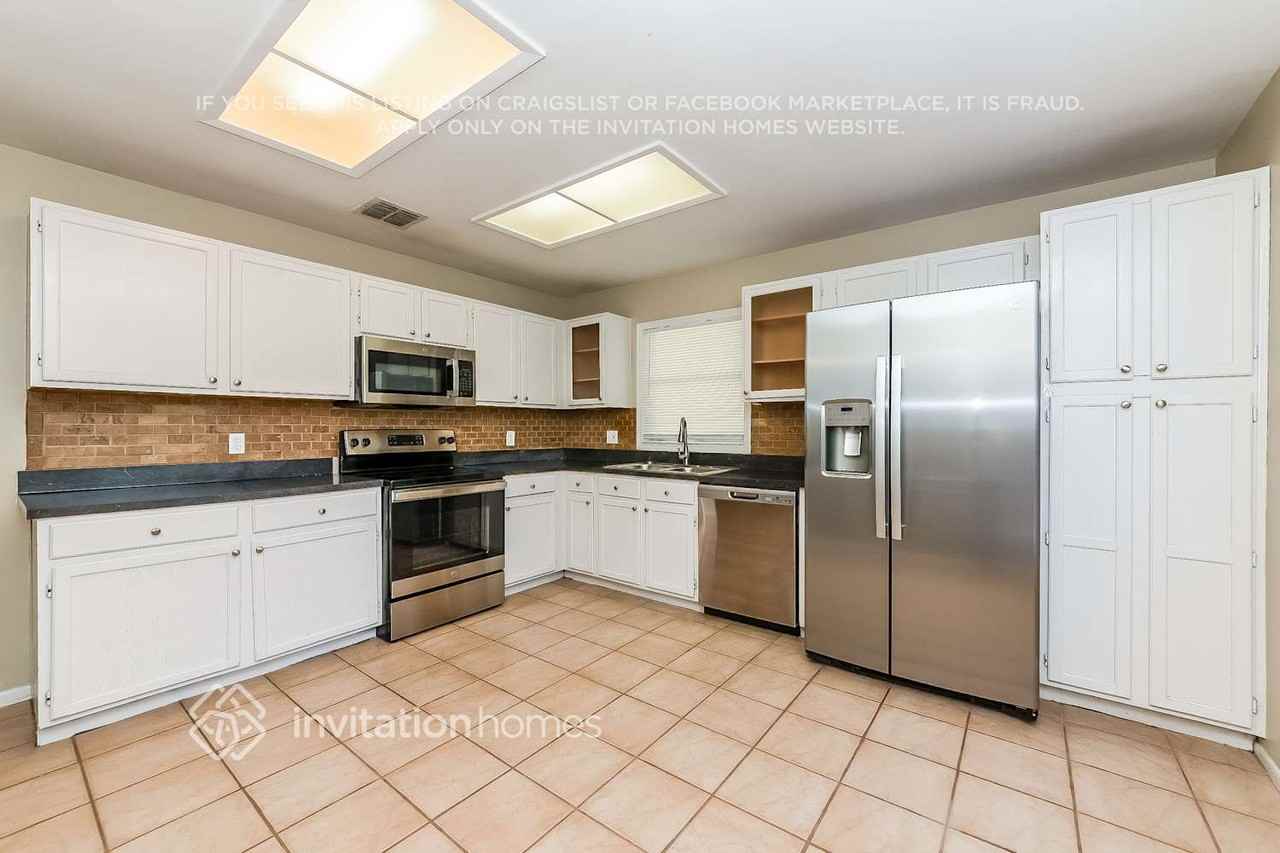 721 50th St E - Photo 7 of 17