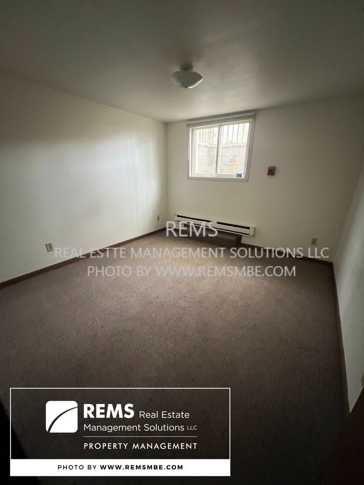 1110 Grand Avenue - Photo 2 of 7