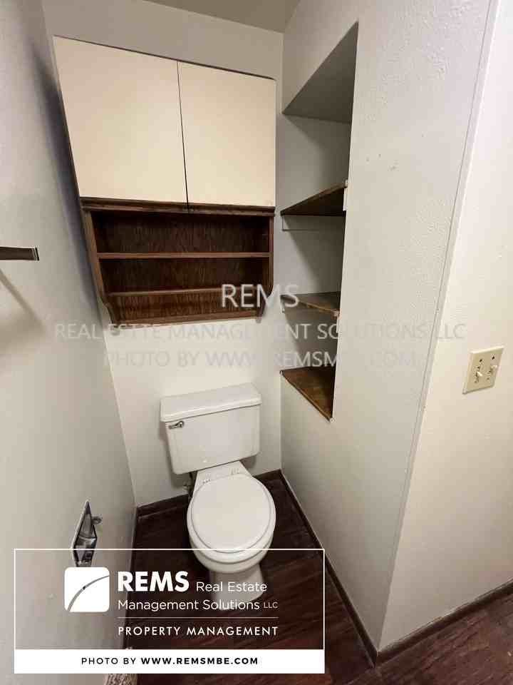 1110 Grand Avenue - Photo 5 of 7