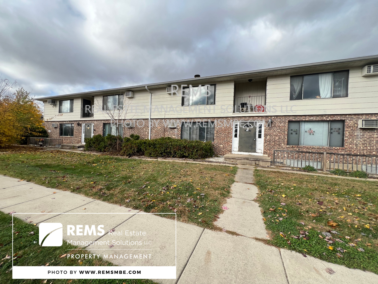 1110 Grand Avenue - Photo 6 of 7