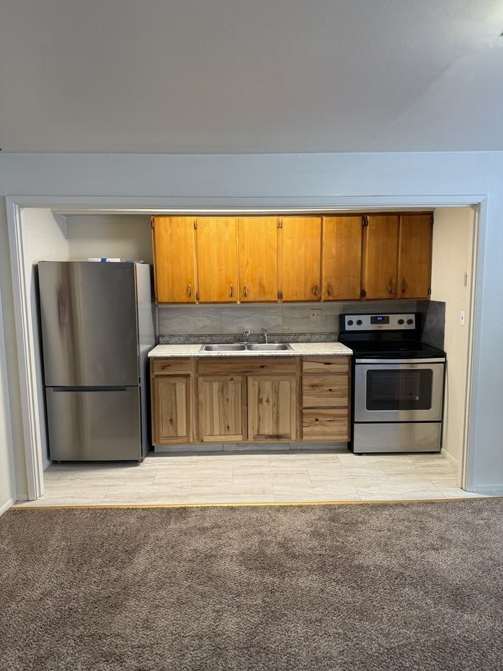 914 Gilmore Street - Photo 2 of 8