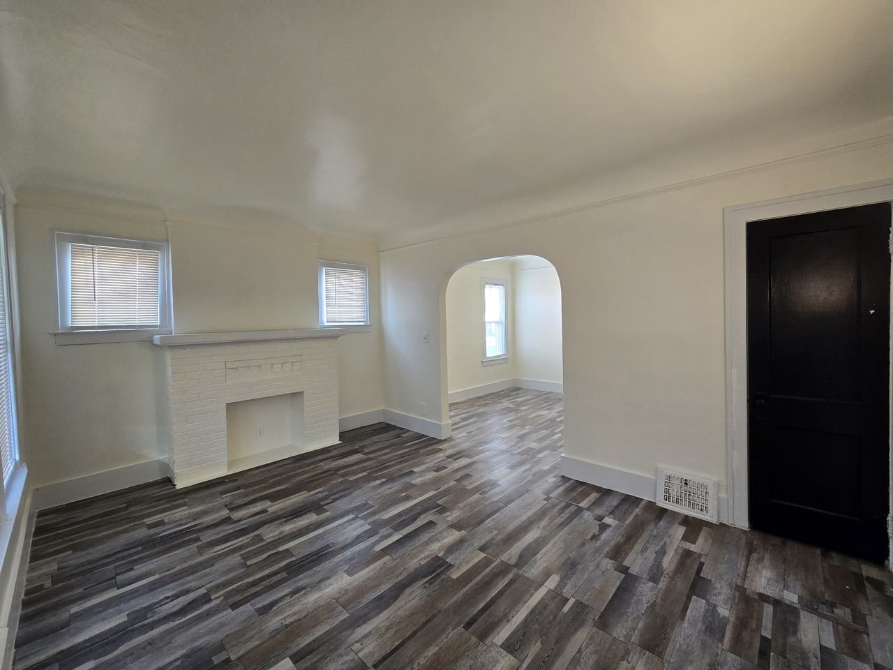 14398 Rutherford Street - Photo 2 of 29