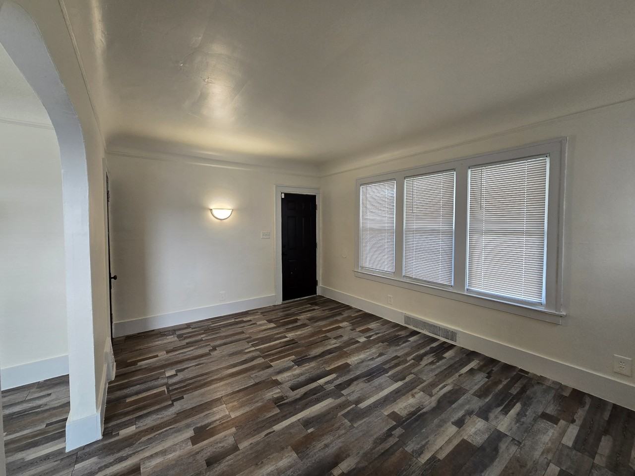 14398 Rutherford Street - Photo 5 of 29