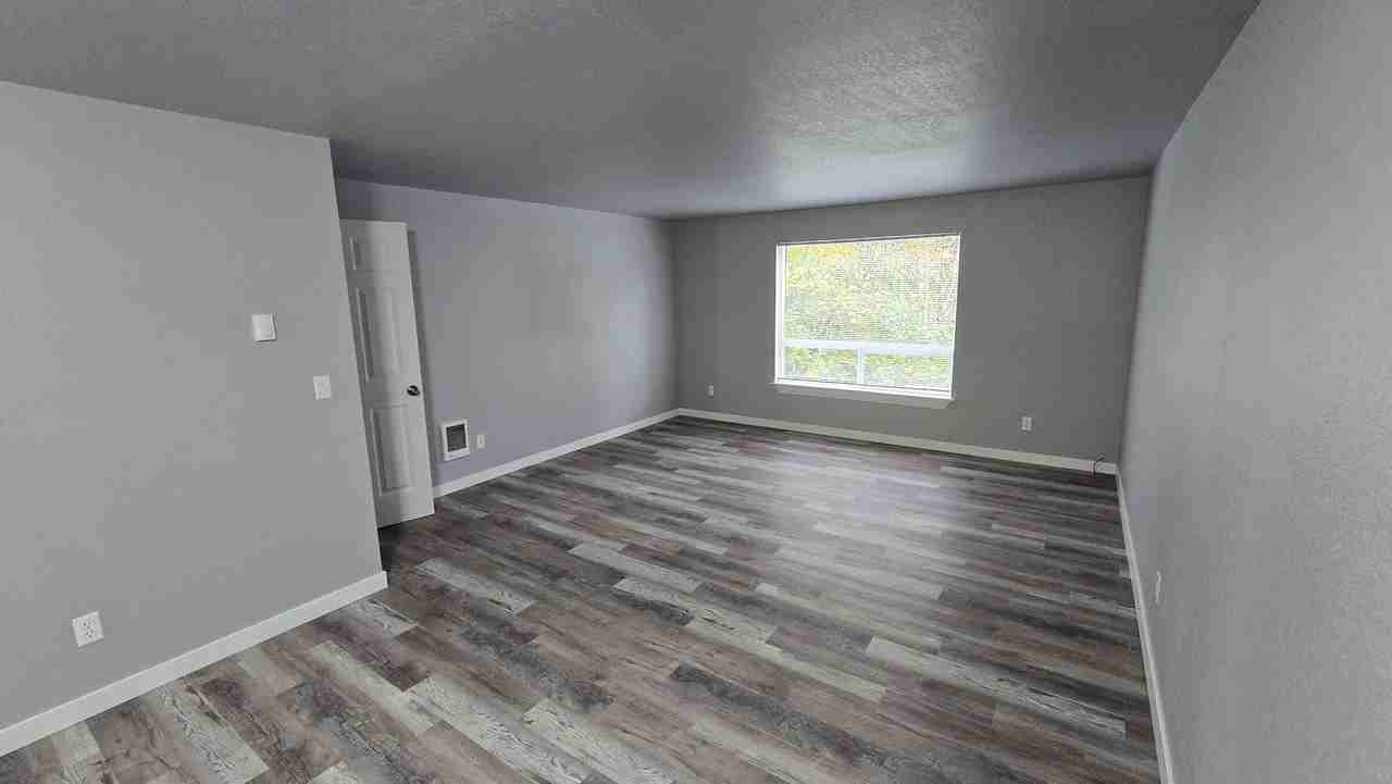 4Plex 12709 - Photo 3 of 20