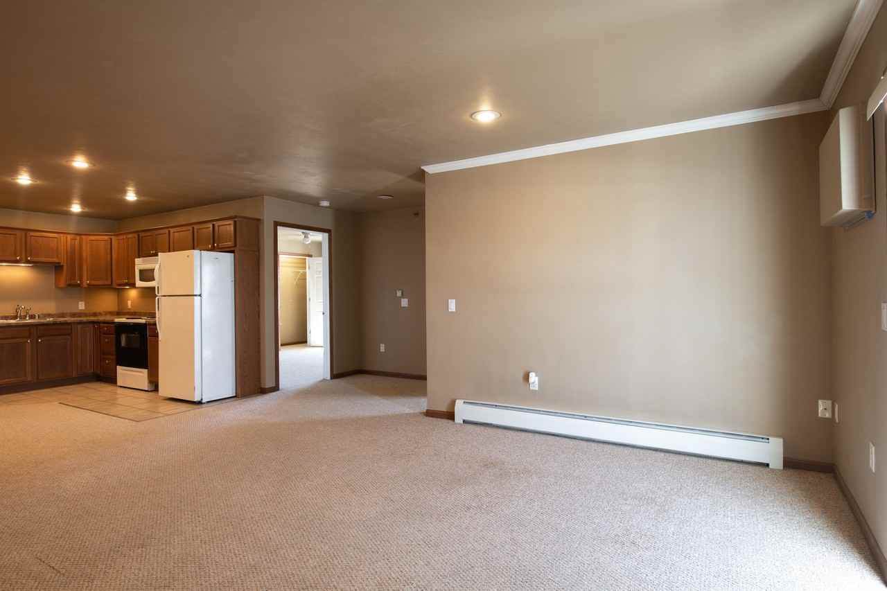 Golden Valley - 830 East Elm - Photo 5 of 13