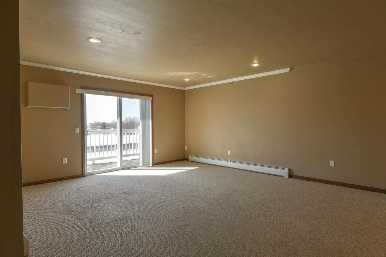 Golden Valley - 830 East Elm - Photo 7 of 13